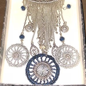 Choker necklace with beautiful detail!!!